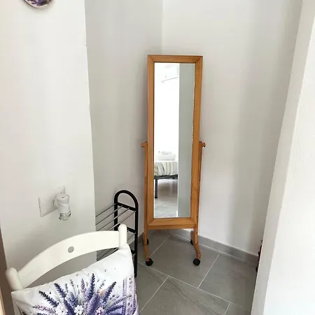 住宿加早餐酒店 Garden House - Near Bus Stop To Beaches & Airport