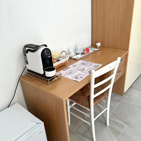 Garden House - Near Bus Stop To Beaches & Airport 3*